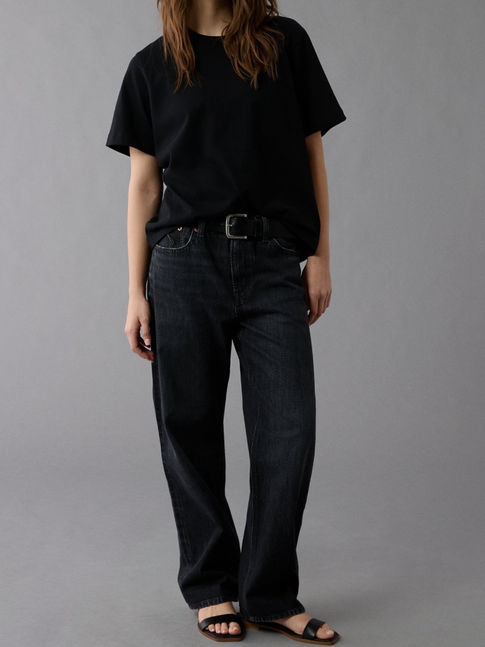 AE Strigid Low-Rise Baggy
Straight Jean NWOT